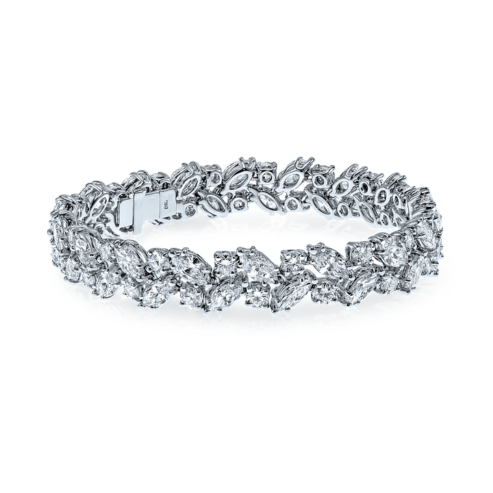 Elegant Diamond Bracelet Design PNG with transparent background