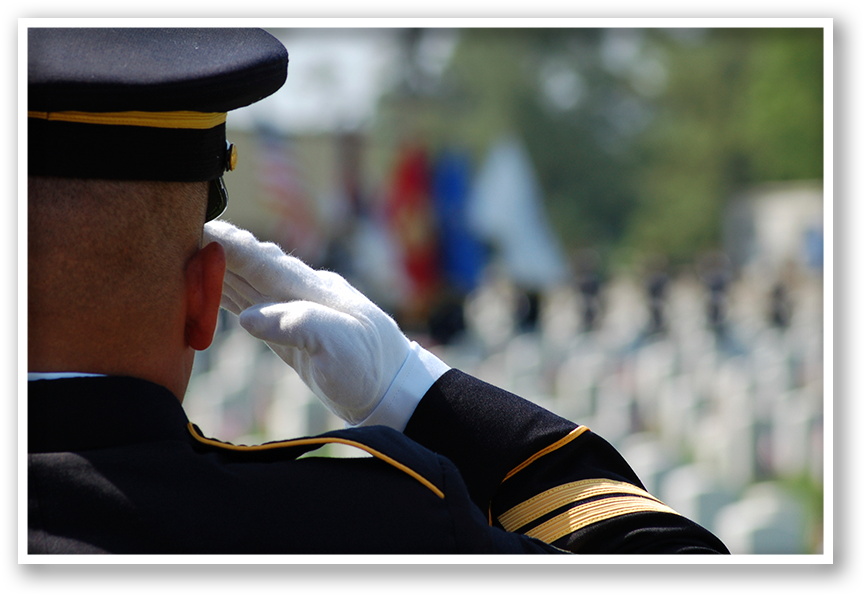 Soldier Saluting In A Cemetery - Memorial Day Marine Salute, HD Png Download PNG with transparent background