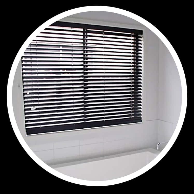 Round Window With Blinds