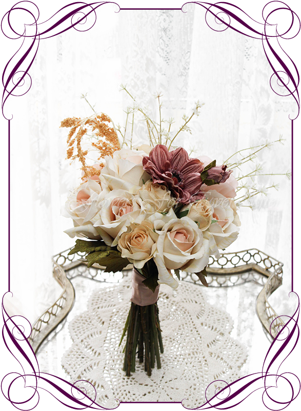 Elegant Vintage Floral Arrangement PNG Image