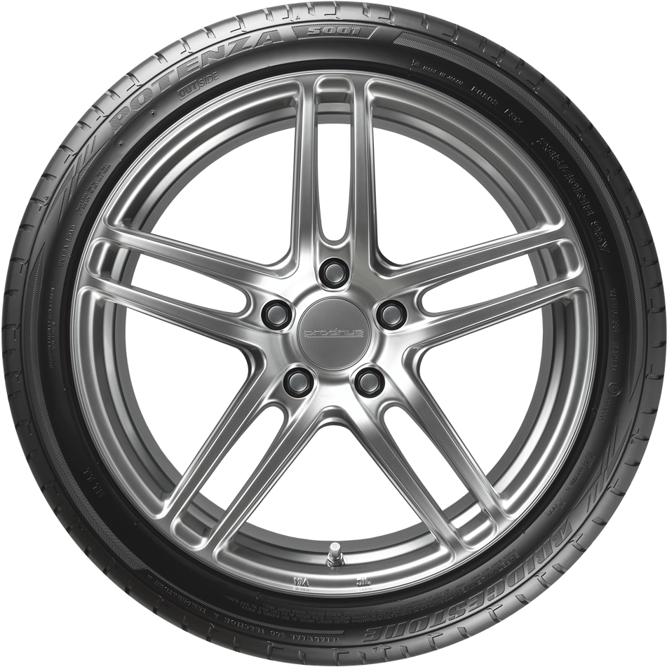 Performance Tirewith Alloy Wheel PNG Image