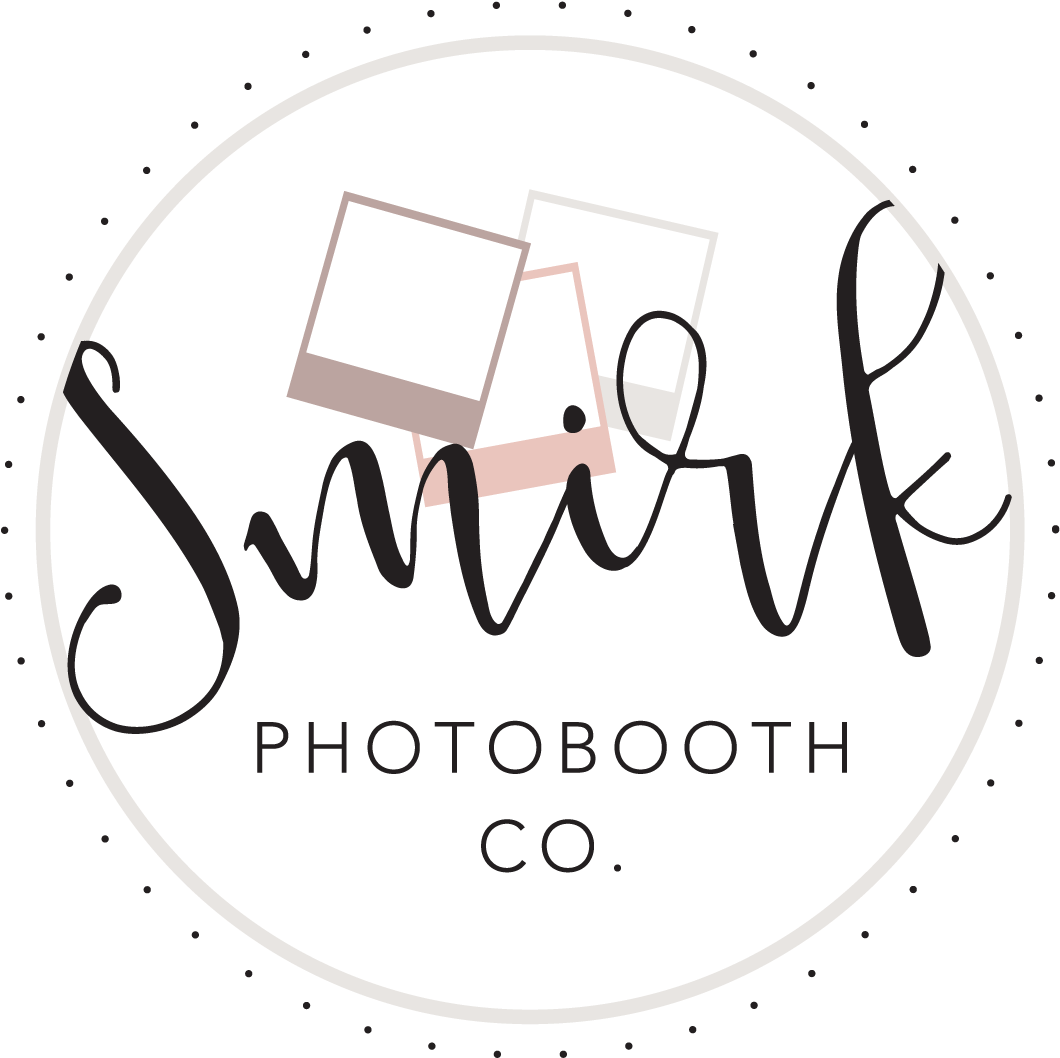 Smirk Photobooth Logo PNG Image