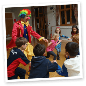 Clown For Childrens Parties - Clowns Entertaining Children, HD Png Download PNG with transparent background