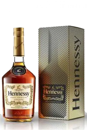 Hennessy Cognac Bottleand Box PNG Image