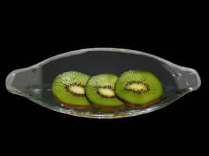 Kiwi Slicesin Glass Bowl PNG