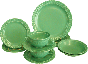 Vintage Green Dinnerware Set PNG